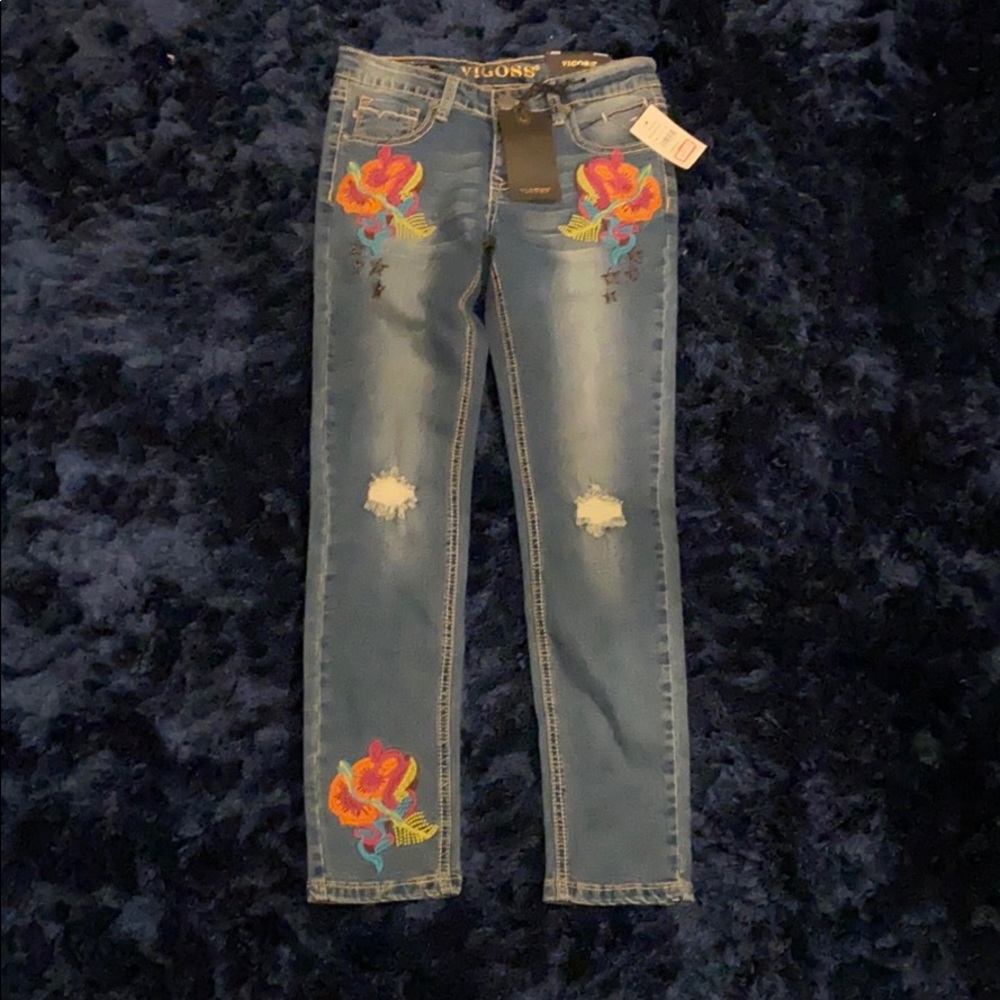 Vigoss flower embroidered jeans